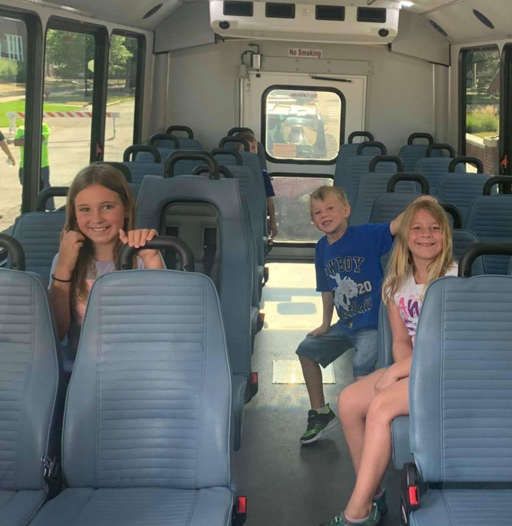 kids-in-bus2